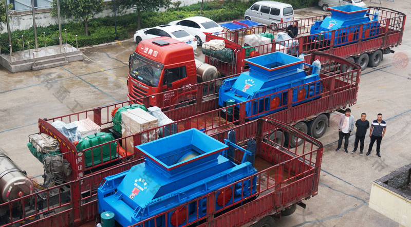 常用輥壓制砂機(jī)有幾種型號(hào)？?jī)r(jià)格多少一臺(tái)