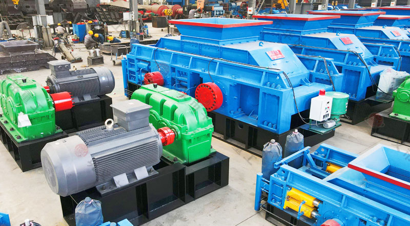 2米長的鉀長石制砂機一小時產(chǎn)量多少，自重多少噸