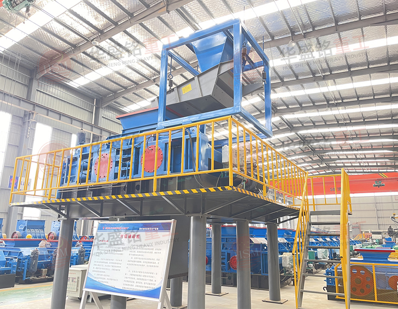 時產(chǎn)300噸雙輥制砂機(jī)怎么樣？石灰石制砂用什么設(shè)備？